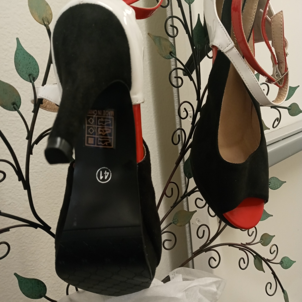 Shoes - Picture 7 of 7